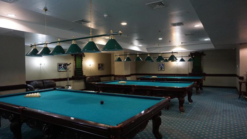 Grand Hotel Victory アクタウ エクステリア 写真 A pool hall